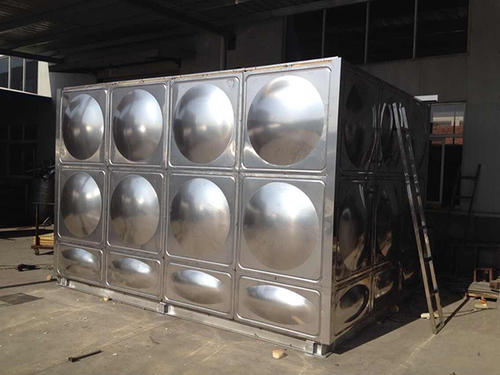 消防水箱流量開關(guān)應(yīng)安裝在出水管的哪個地方？